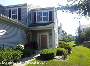 2853 Falling Waters Ln, Lindenhurst, IL 60046