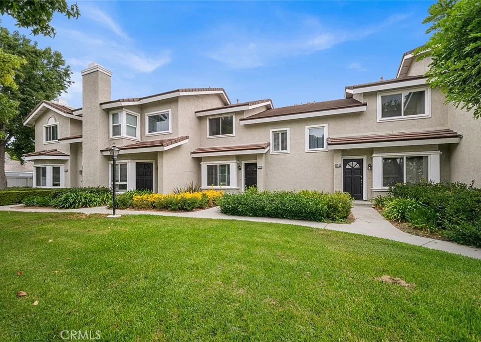 152 Greenmoor #64
