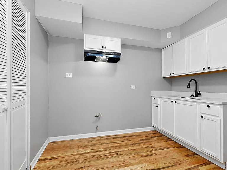 7818-7820 S Shore Dr — Photo 14