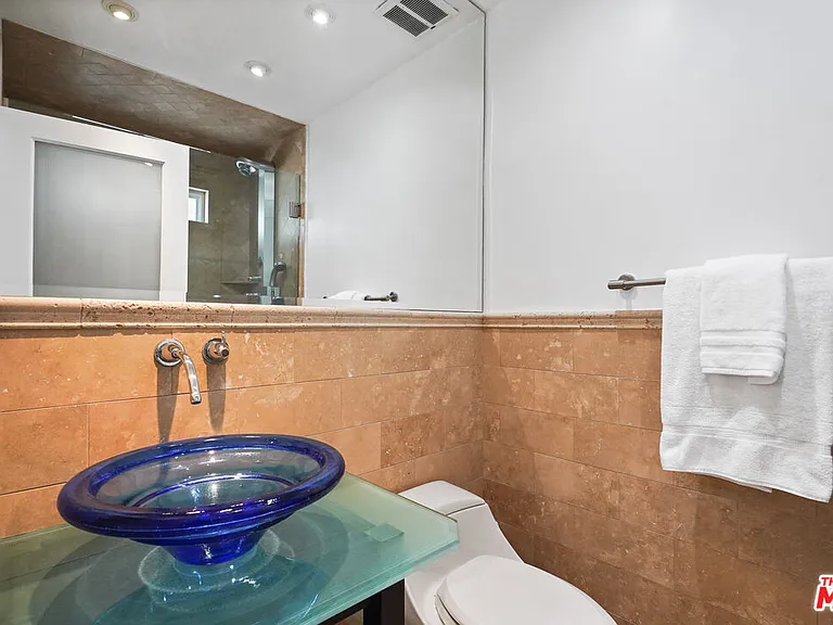 18101 Coastline Dr — Photo 25