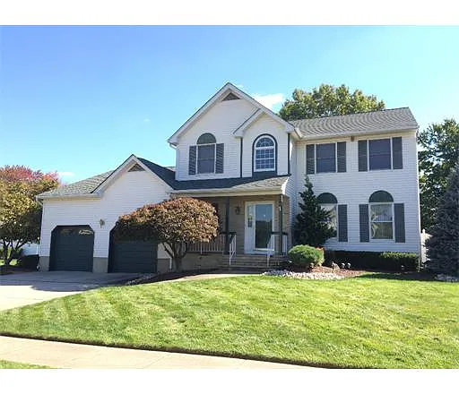65 Lynn Ct photo 1