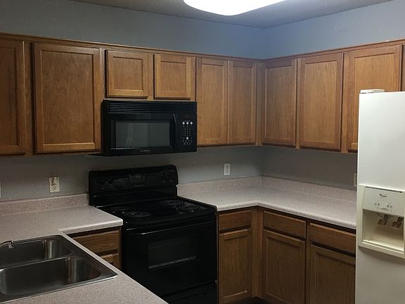 3rd image of 1095 Grinnel Cir APT B