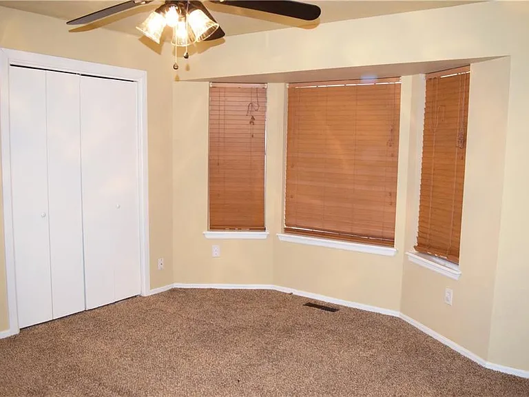 2600 Fedderson Dr — Photo 7