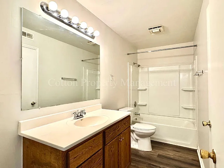 315 S Dudley St #1 — Photo 17