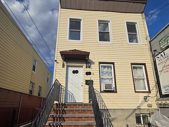 4th image of 9700 101st Ave