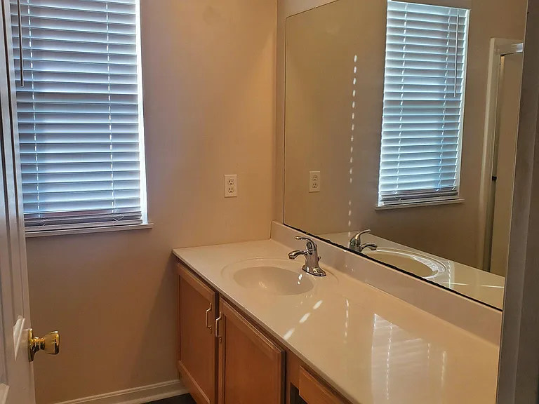295 Keswick Dr — Photo 12