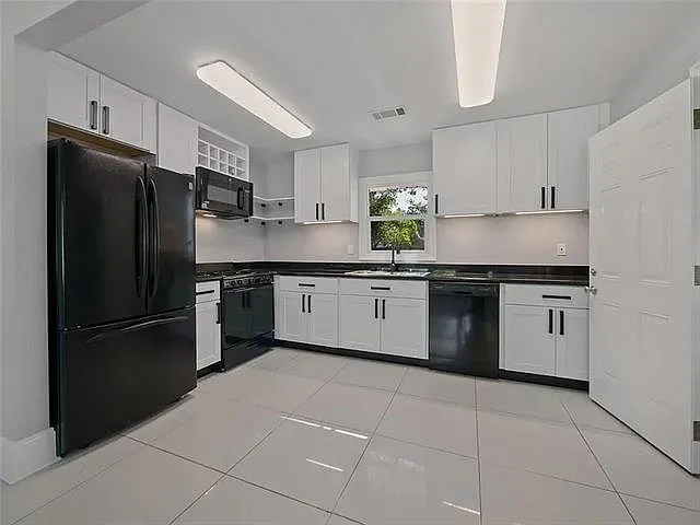 3 bed, 2.0 bath, 1000 sqft, $1,400 — Photo 3