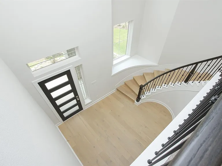8018 Hingham Ln — Photo 28