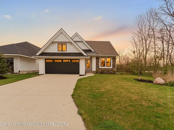 16930 Willowbrook Dr, Haslett, MI 48840