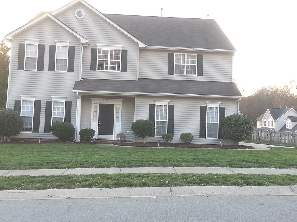 1st image of 101 Thatcher Pl