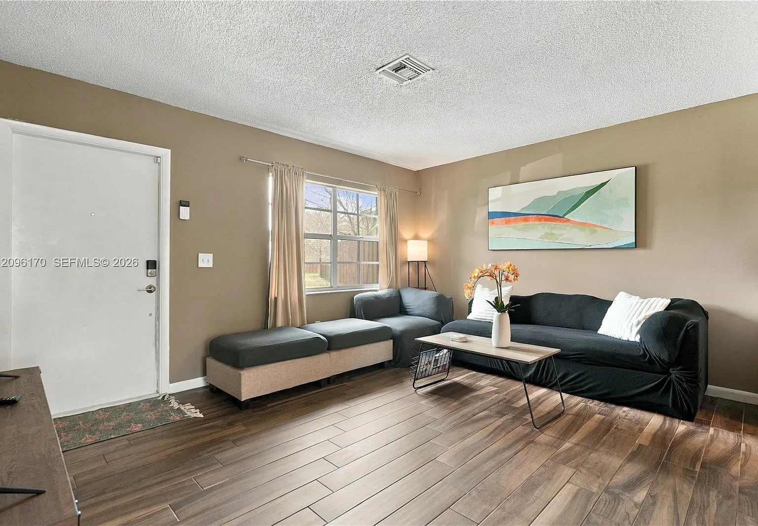 2 bed, 1.5 bath, $1,750 — Photo 2