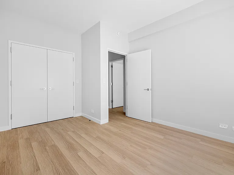 165 E 66th St #9C — Photo 8