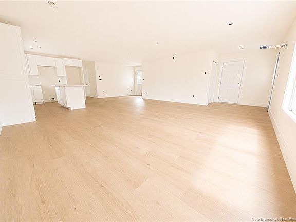 4th image of 34 Burman St