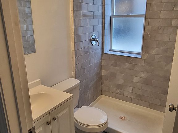 5th image of 3413 Juniata St
