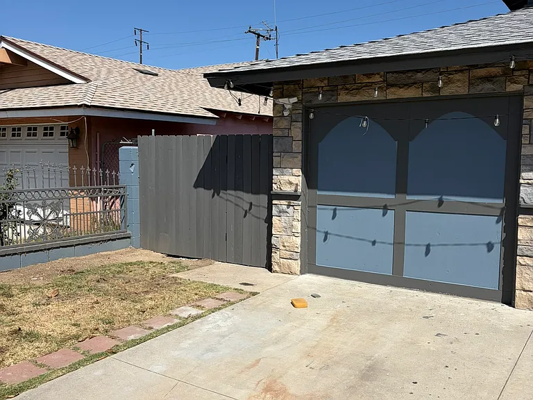 Stichman Ave — Photo 1
