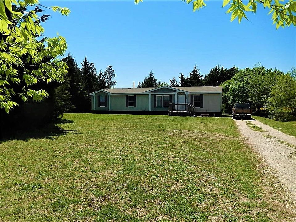 1st image of 110 Green Meadows Dr