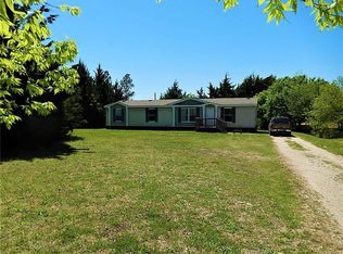 110 Green Meadows Dr, Waxahachie, TX 75167