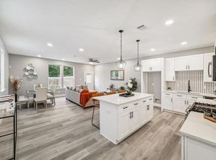 982 Randolph St, Houston, TX 77088