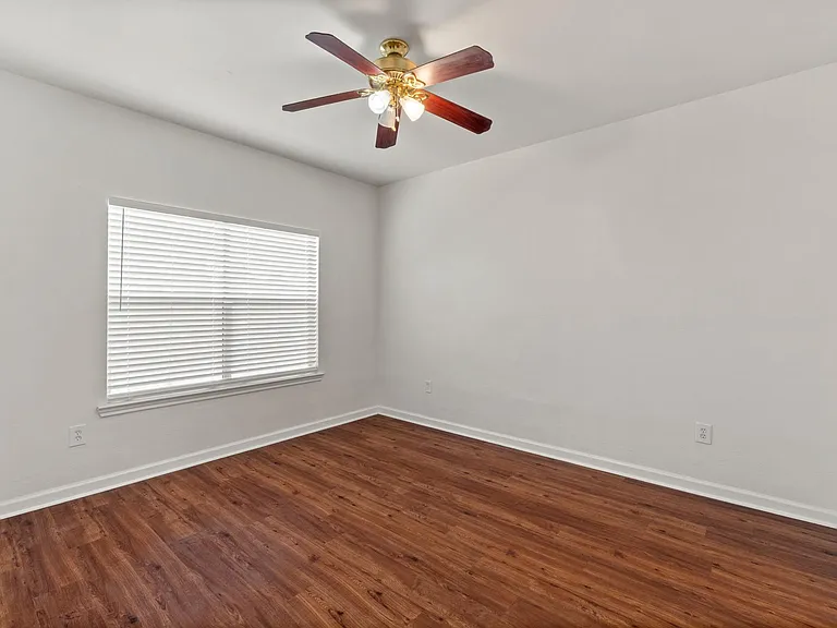 1908 Windy Park Dr — Photo 14