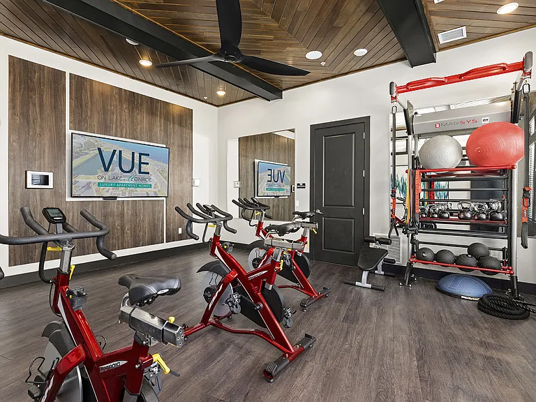 Vue on Lake Monroe — Photo 24