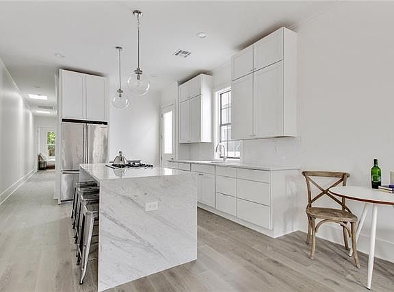 5th image of 2846 Annunciation St