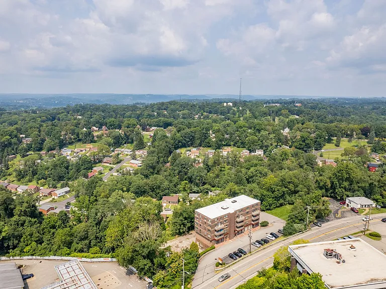 Penn Towers Apartments — Photo 27