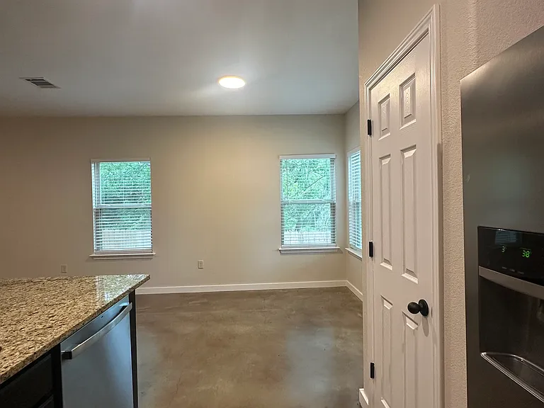 238 Samuel Dr — Photo 8