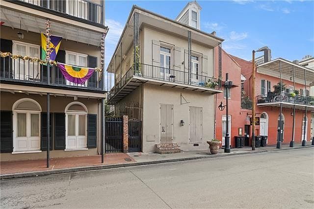 1st image of 410 Dauphine St