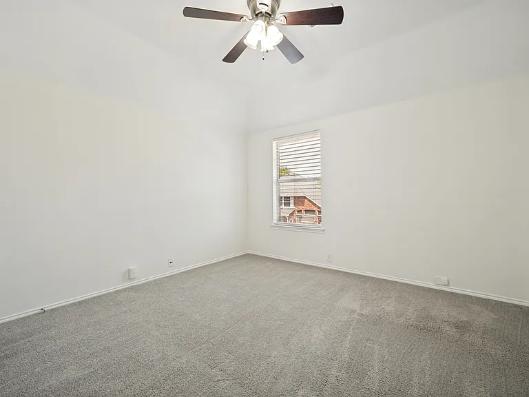 7086 Richmond Dr — Photo 20