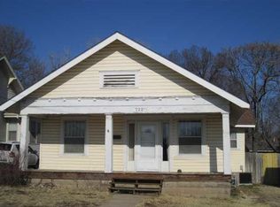 122 High St, Augusta, KS 67010