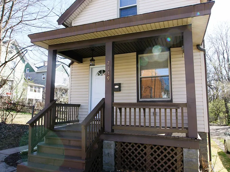 2119 Feldman Ave — Photo 1