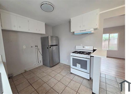 1st image of 3050 E 64th St