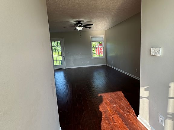 5th image of 1062 Deasy Ln