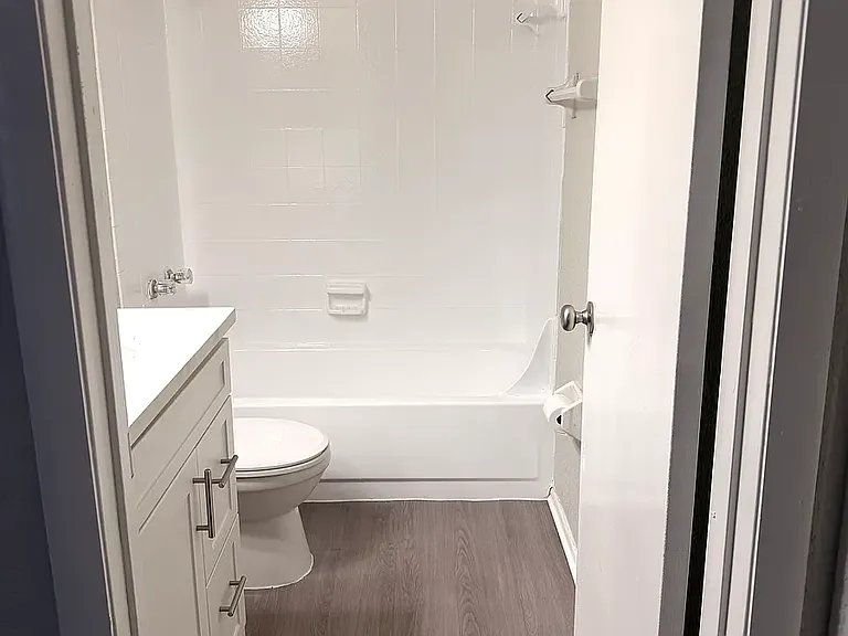The Apartments at Oak Creek — Photo 9