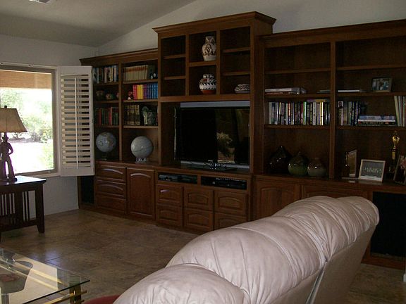 3rd image of 926 N Glen Canyon Ct
