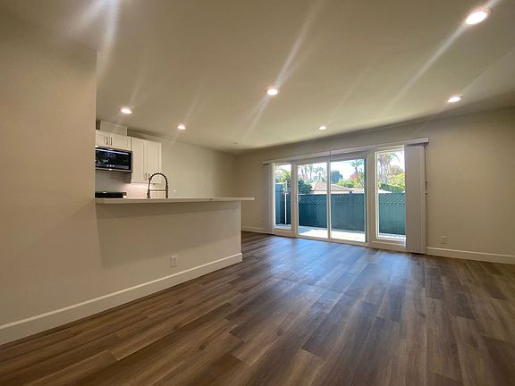 4th image of 11824 Ocean Park Blvd #4