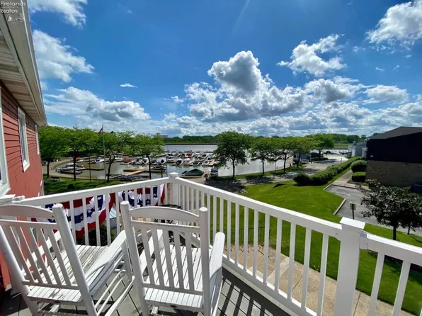 352 Main St APT B, Huron, OH 44839