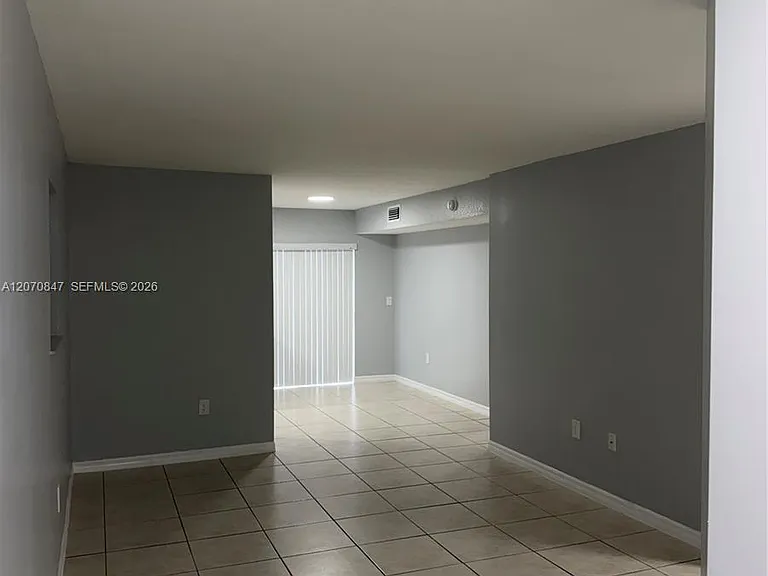 1261 SE 27th St #101 — Photo 7