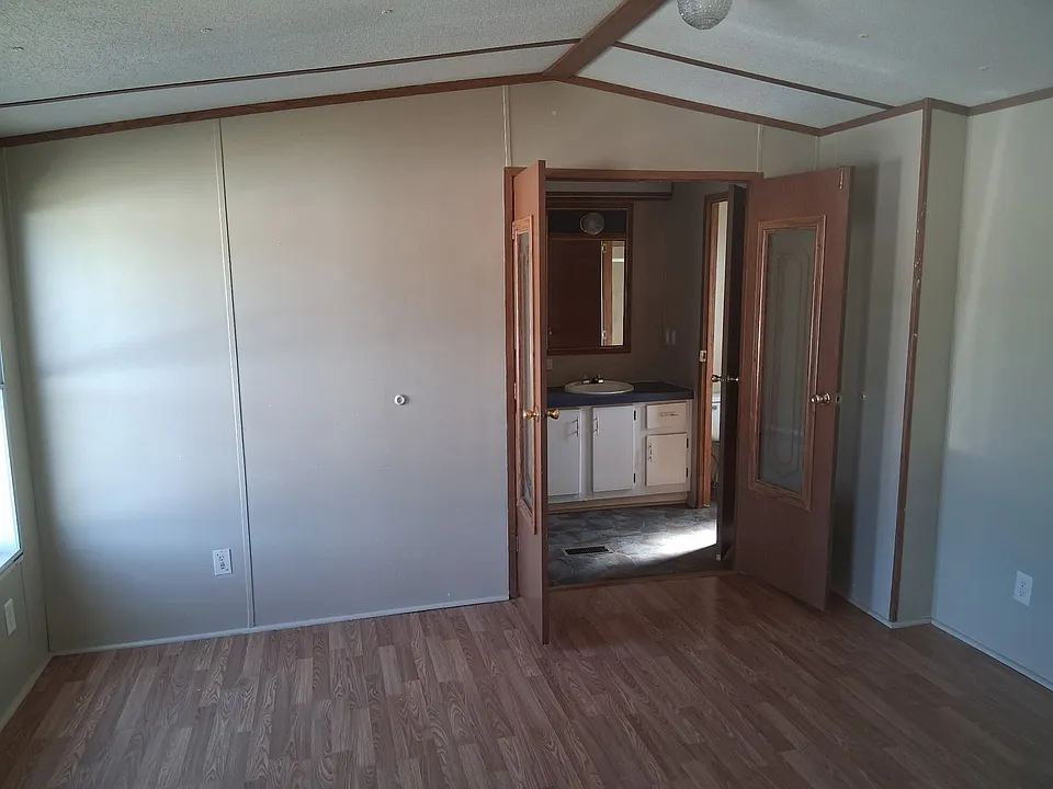 111 Mattingly Ln