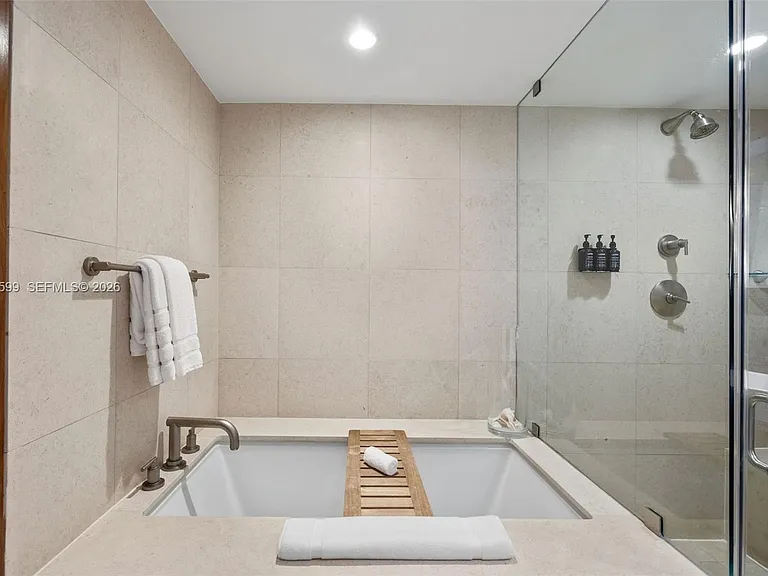 6801 Collins Ave #1010 — Photo 7