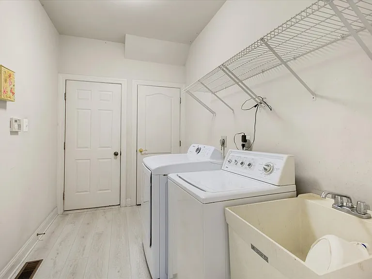 10243 Brittenford Dr — Photo 27