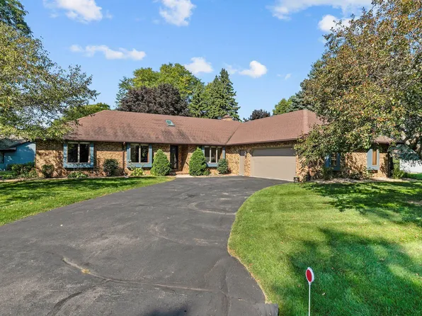 2510 W Sunnyview Cir, Appleton, WI 54914