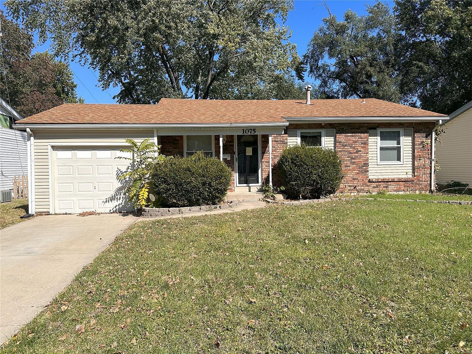 1075 Thompson Dr, Florissant, MO 63031 | Zillow