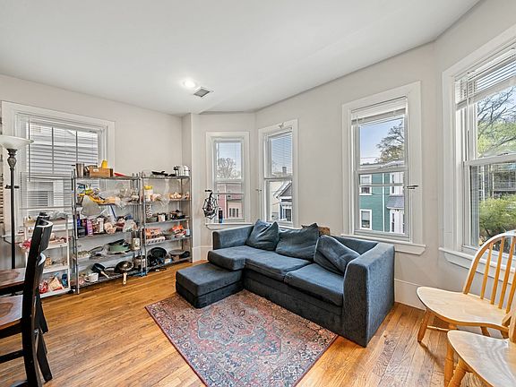 2nd image of 66 Mozart St APT 3