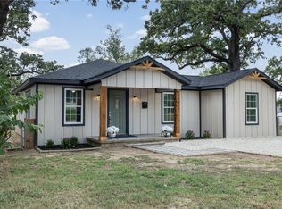 806 E 1st St, Hearne, TX 77859