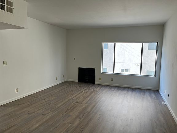 3rd image of 11155 Aqua Vista St APT 201