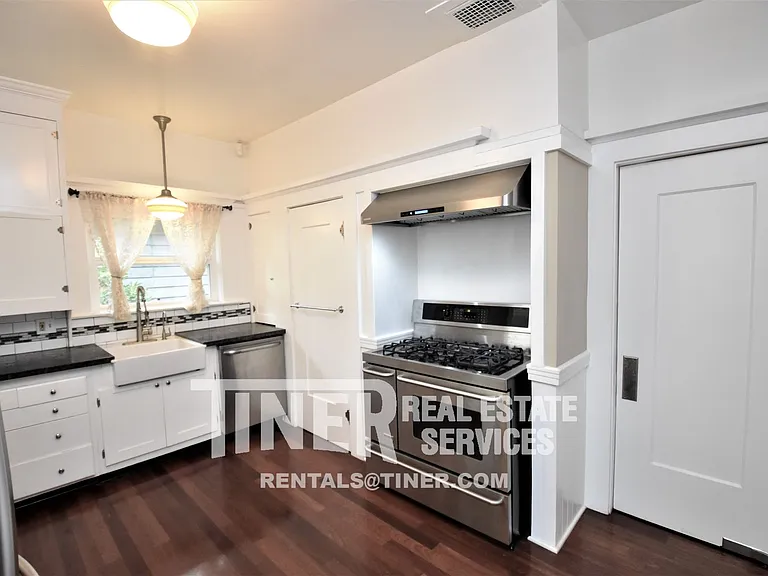 2804 F St — Photo 34