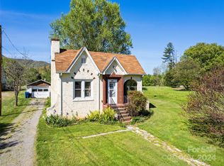 3647 Broad St, Clyde, NC 28721