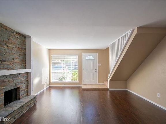 2nd image of 2829 Nova Dr