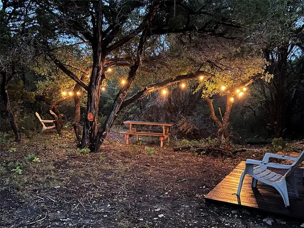 417 Prochnow Rd, Dripping Springs, TX 78620